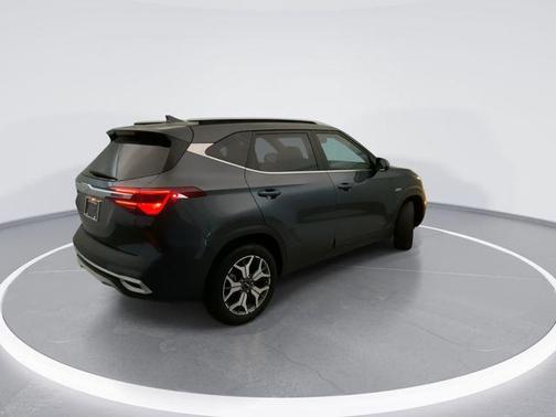 Gravity Gray 2023 Kia Seltos EX