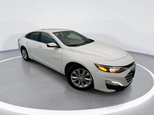 Summit White 2023 Chevrolet Malibu FWD 1LT