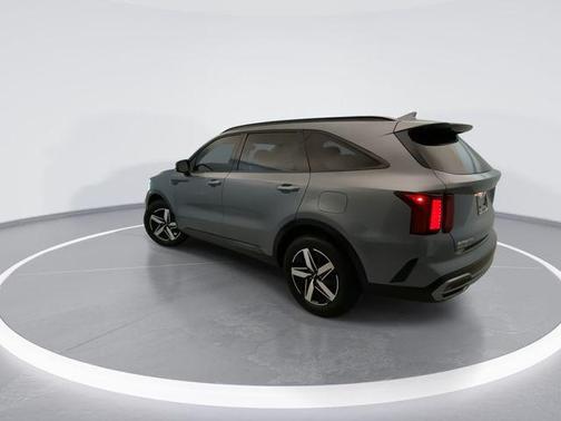 Everlasting Silver 2023 Kia Sorento S