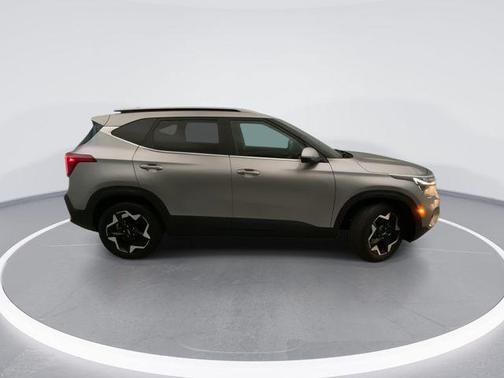 Steel Gray 2024 Kia Seltos EX