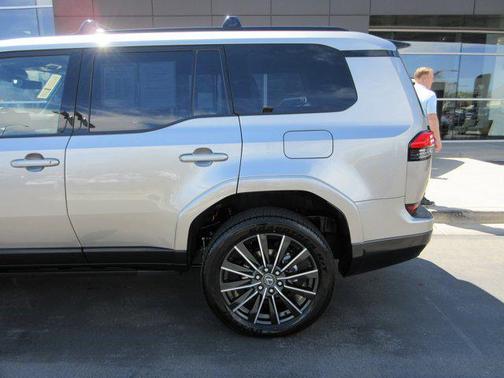 Atomic Silver 2026 Lexus GX 550 Luxury+