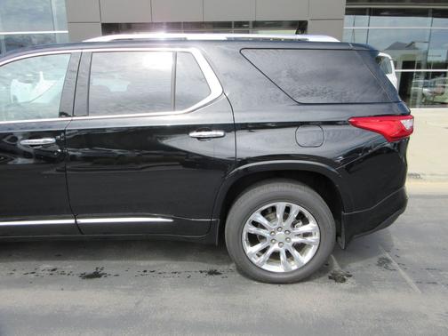 Mosaic Black Metallic 2018 Chevrolet Traverse High Country