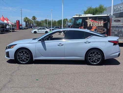2023 Nissan Altima SR VC-Turbo FWD