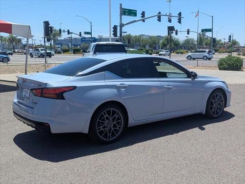 2023 Nissan Altima SR VC-Turbo FWD