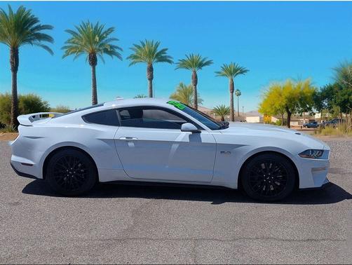 Oxford White 2022 Ford Mustang GT