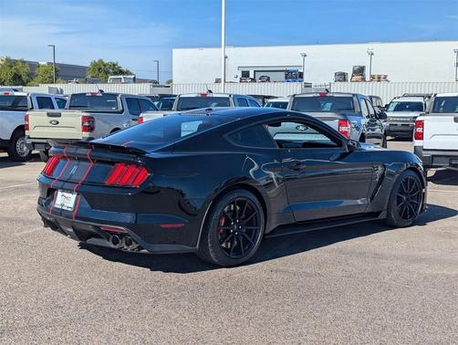 2017 Ford Shelby GT350 Base