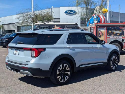 2025 Ford Explorer Platinum