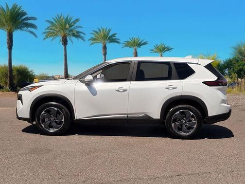 White Pearl 2025 Nissan Rogue SV