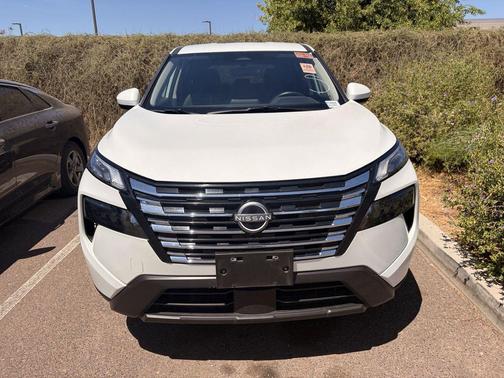 White Pearl 2025 Nissan Rogue SV