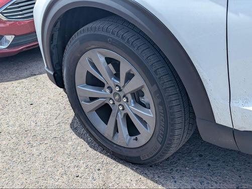 Star White Metallic Tri-Coat 2025 Ford Explorer Active