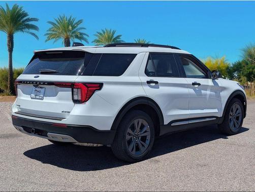 Star White Metallic Tri-Coat 2025 Ford Explorer Active