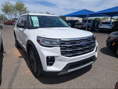 Star White Metallic Tri-Coat 2025 Ford Explorer Active