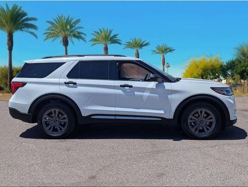 Star White Metallic Tri-Coat 2025 Ford Explorer Active