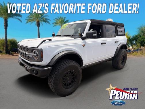 Oxford White 2023 Ford Bronco Badlands