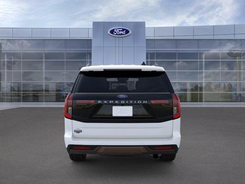 Star White Metallic Tri-Coat 2026 Ford Expedition King Ranch