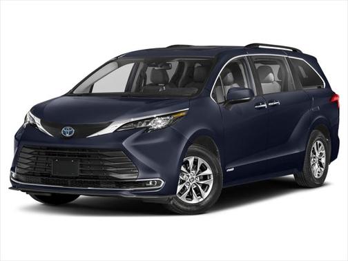 2022 Toyota Sienna XLE 8 Passenger