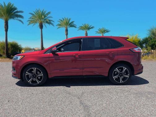 Rapid Red Metallic Tinted Clearcoat 2020 Ford Edge ST