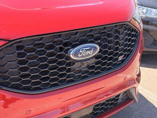 Rapid Red Metallic Tinted Clearcoat 2020 Ford Edge ST