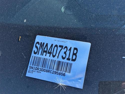 2024 Nissan Pathfinder Platinum FWD