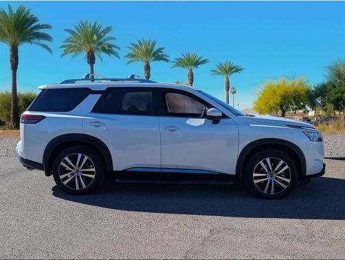 2024 Nissan Pathfinder Platinum FWD