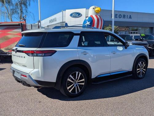 2024 Nissan Pathfinder Platinum FWD