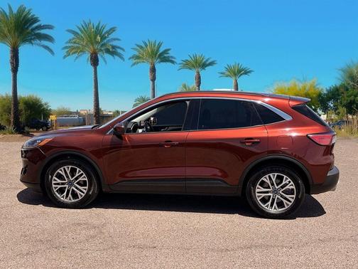 Bronze 2021 Ford Escape SEL