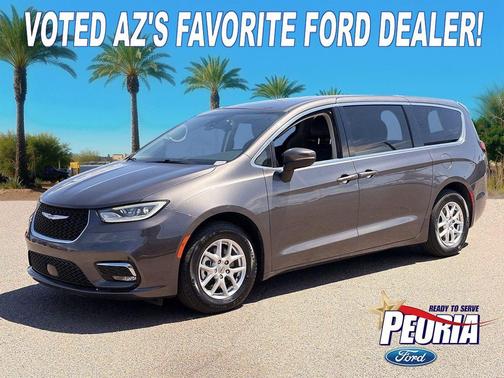 Crystal Metallic 2023 Chrysler Pacifica Touring L