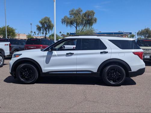 Oxford White 2021 Ford Explorer XLT