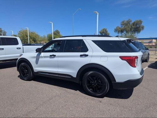 Oxford White 2021 Ford Explorer XLT