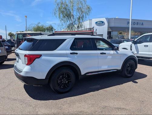 Oxford White 2021 Ford Explorer XLT