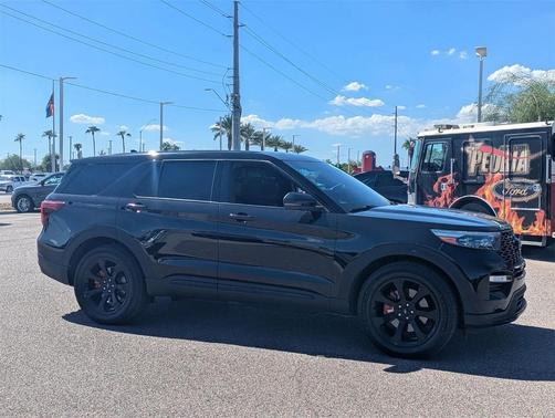 2022 Ford Explorer ST