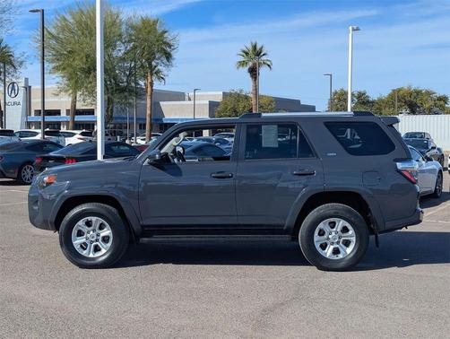 2024 Toyota 4Runner SR5