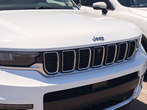 Bright White Clearcoat 2021 Jeep Grand Cherokee L Limited