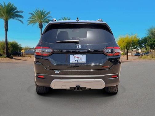 Crystal Black Pearl 2024 Honda Pilot TrailSport