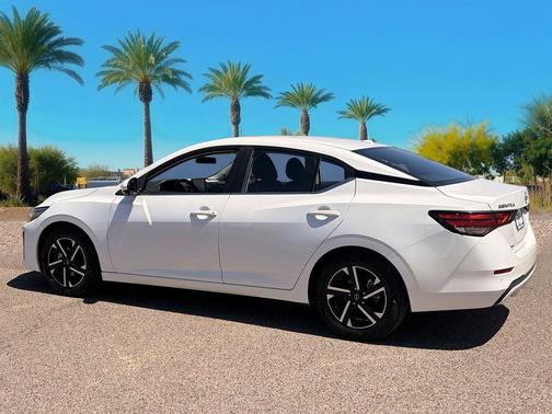Aspen White Tricoat 2024 Nissan Sentra SV