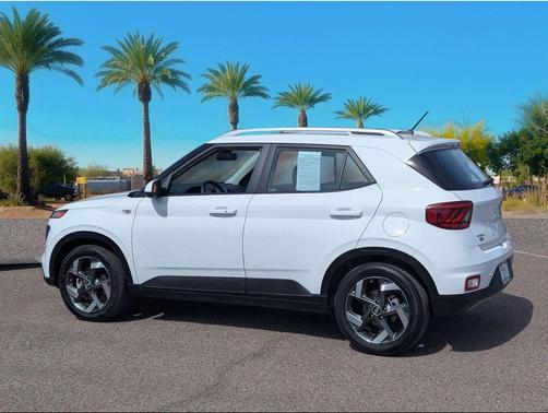 2025 Hyundai VENUE SEL