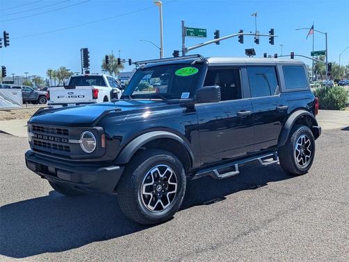 2023 Ford Bronco Base