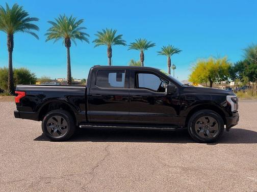 Agate Black Metallic 2023 Ford F-150 Lightning XLT