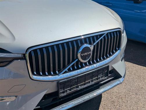 2022 Volvo XC60 B5 Inscription