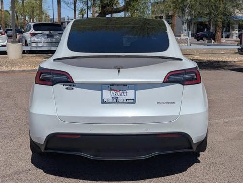 2022 Tesla Model Y Long Range Dual Motor All-Wheel Drive