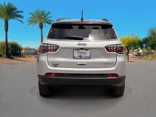 Silver Zynith Metallic Clearcoat 2025 Jeep Compass Limited