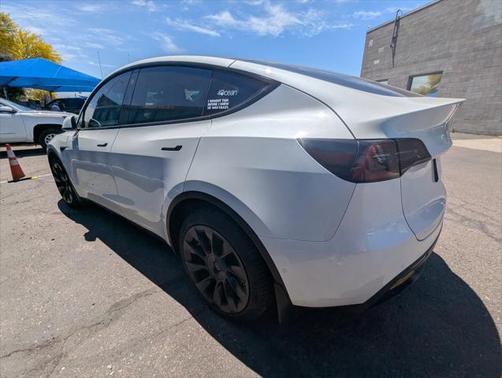 2022 Tesla Model Y Long Range Dual Motor All-Wheel Drive