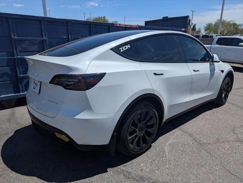 2022 Tesla Model Y Long Range Dual Motor All-Wheel Drive