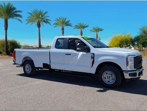 Oxford White 2024 Ford F-250 XL