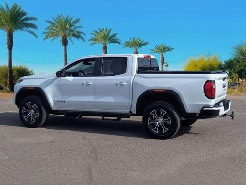 2023 GMC Canyon AT4