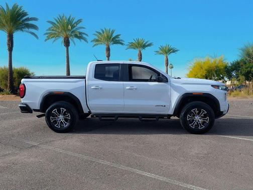 2023 GMC Canyon AT4