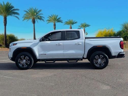 2023 GMC Canyon AT4