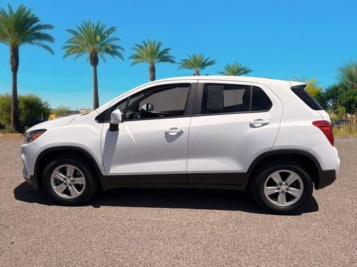 Summit White 2020 Chevrolet Trax LS
