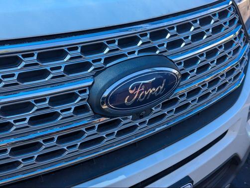 Oxford White 2021 Ford Explorer Limited