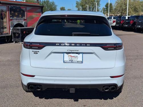 2023 Porsche Cayenne Platinum Edition